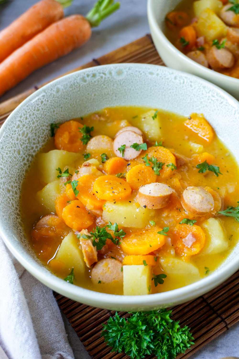Möhreneintopf mit Würstchen