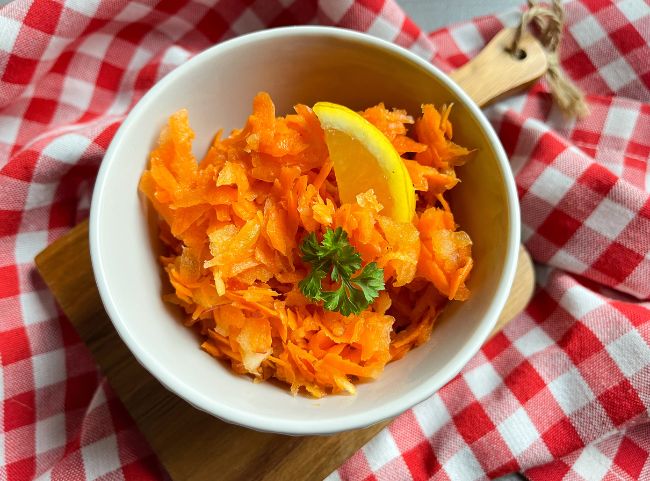 Möhrensalat einfach Möhrensalat einfach