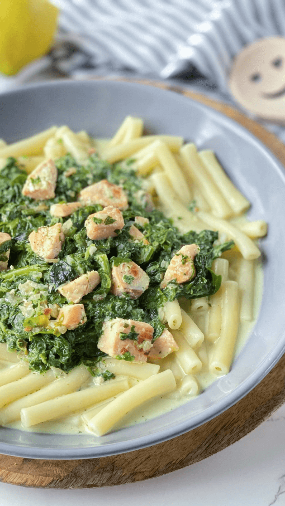 Nudeln mit Lachs und Spinat Nudeln mit Lachs und Spinat