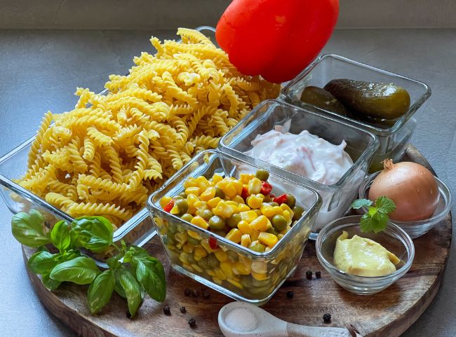 Nudelsalat mit Fleischsalat Rezept Nudelsalat mit Fleischsalat Rezept