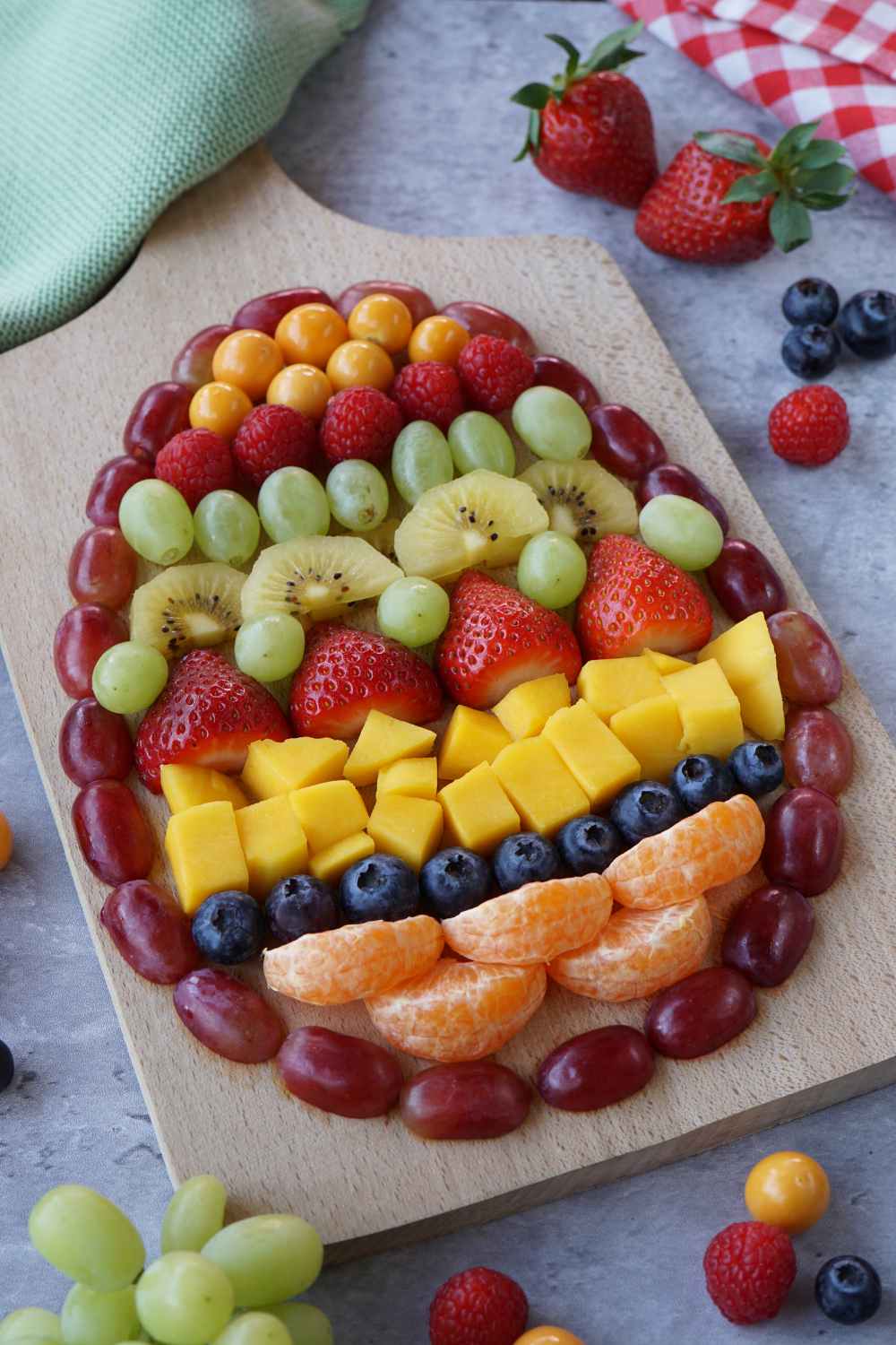 Osterei Obstplatte zu Ostern Osterei Obstplatte zu Ostern