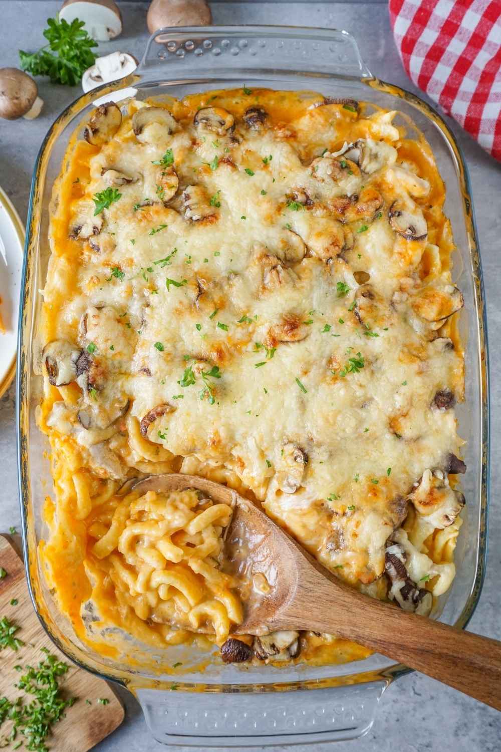 Ofenspätzle mit Champignons und Hähnchen