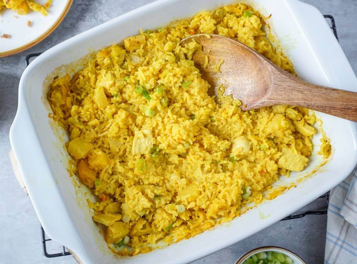 Ofenreis mit Hähnchen und Ananas