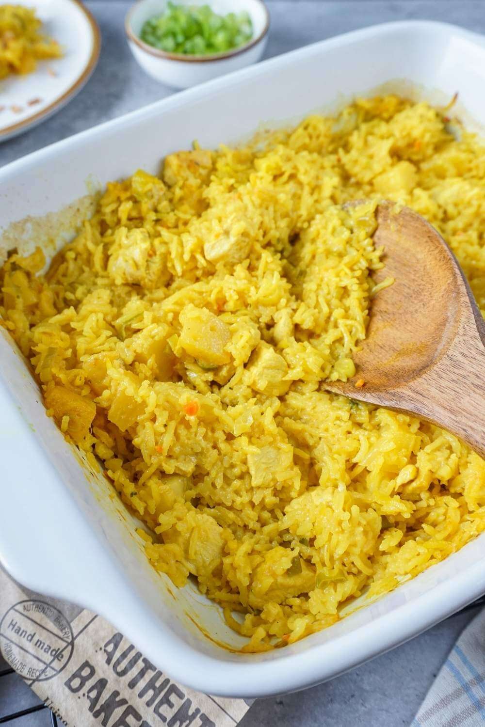 Ofenreis mit Hähnchen und Ananas