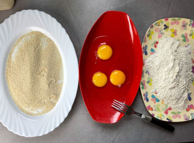 Ofenschnitzel panieren