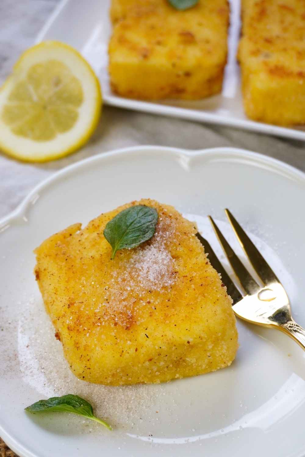 Grießschnitten mit knuspriger Panade