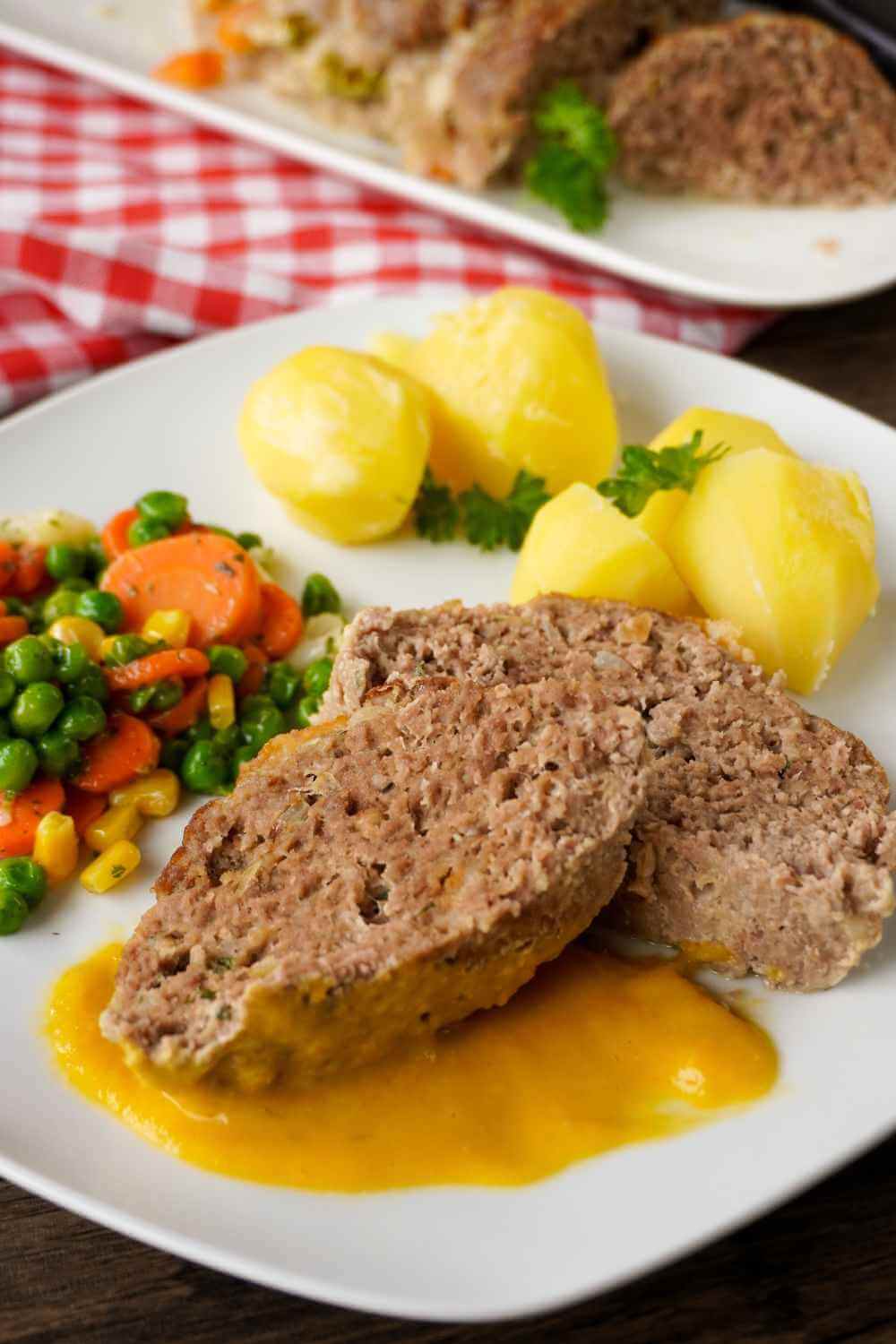 Hackbraten einfach gemacht aus dem Ofen