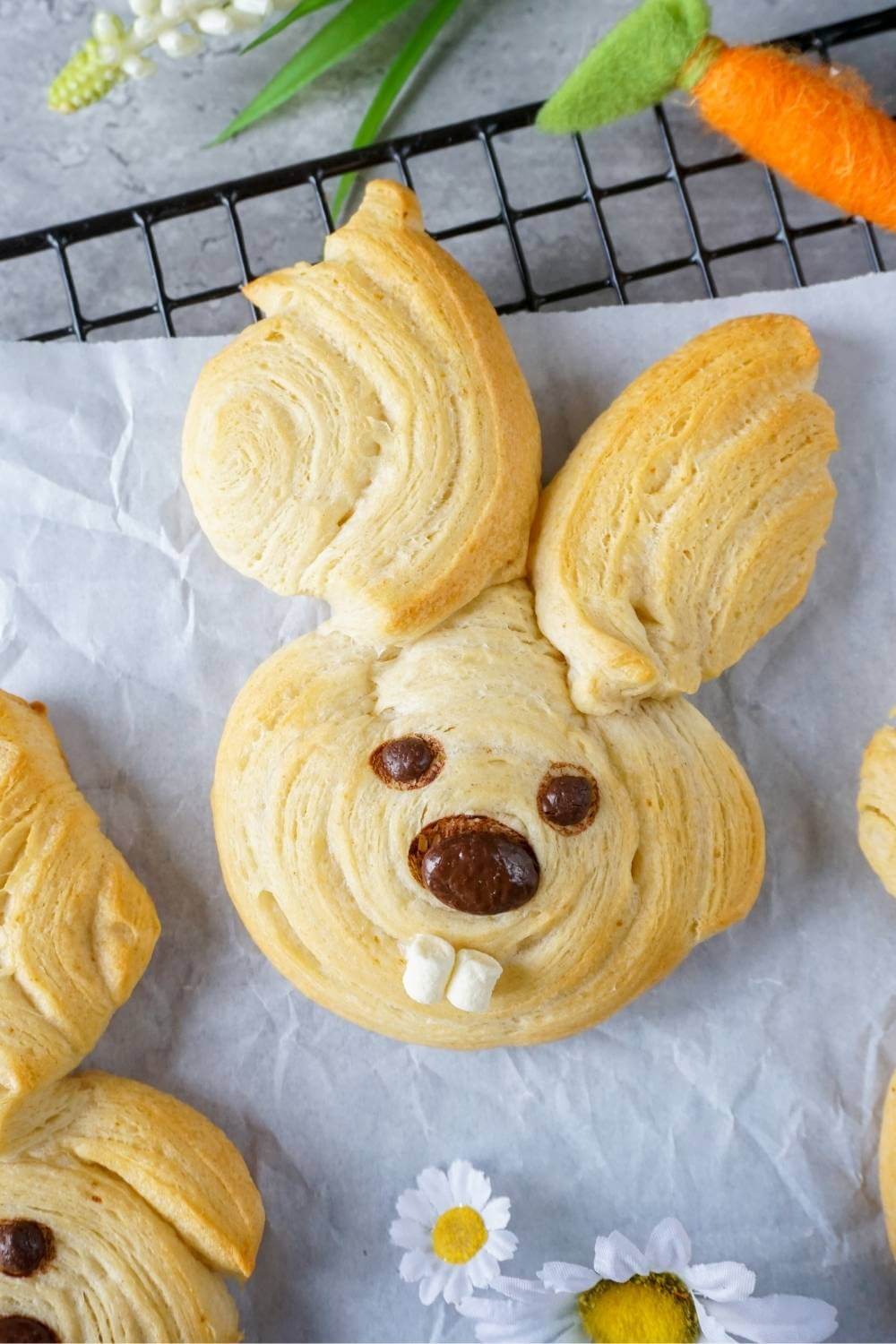 Osterhasen aus Croissant-Teig backen