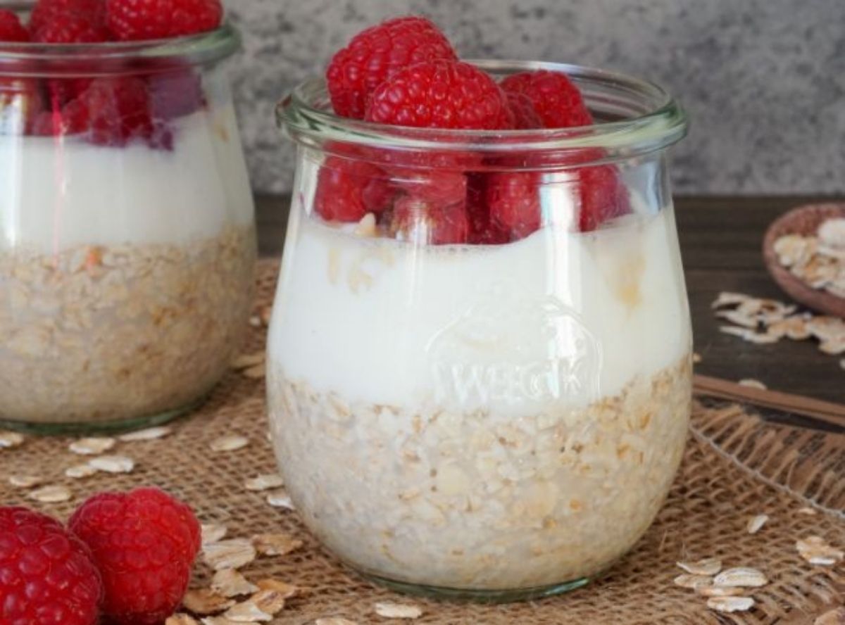 Overnight Oats mit Joghurt – so einfach & so cremig