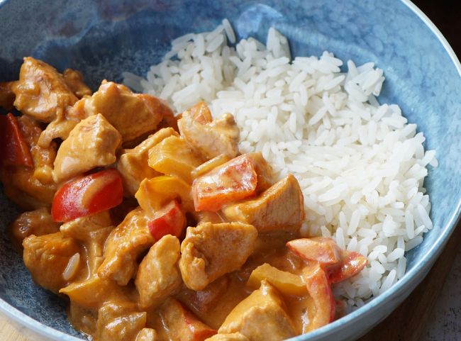Paprika Sahne Hähnchen mit Reis Paprika Sahne Hähnchen mit Reis