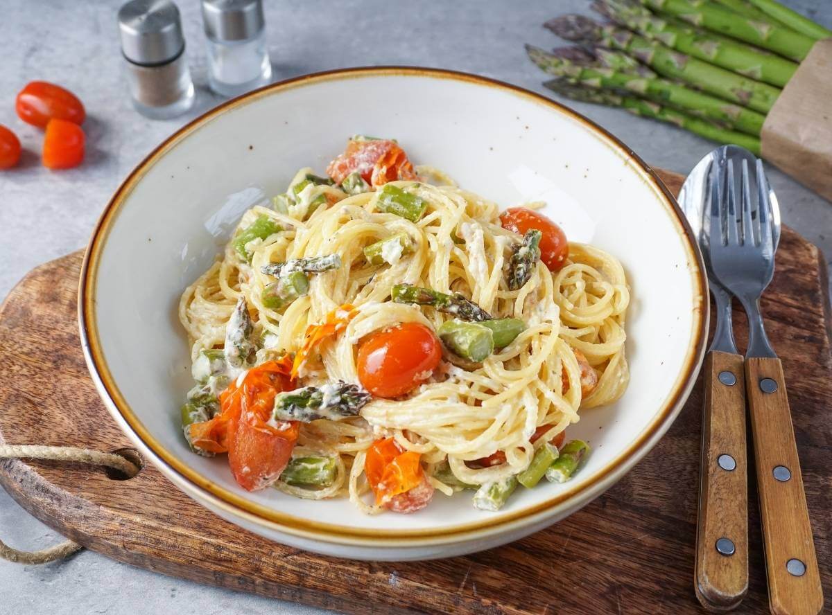 Pasta mit gr&uuml;nem Spargel aus dem Ofen