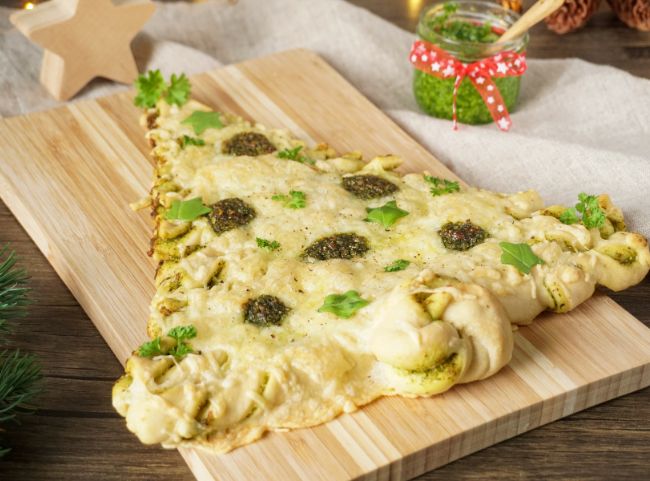 Pesto-Weihnachtsbaum backen Pesto-Weihnachtsbaum backen