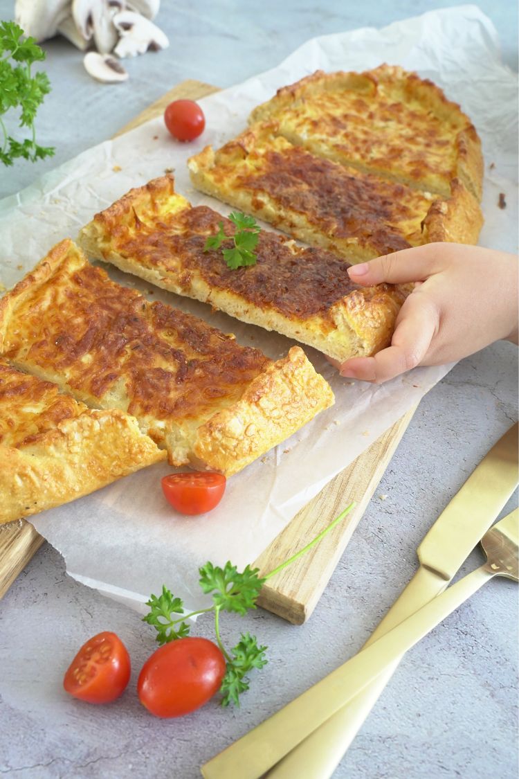 Pide mit Hackfleisch und vegetarisch mit Käse