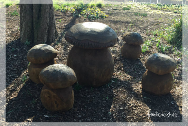 Geschnitzte Pilze im Luisenpark Mannheim