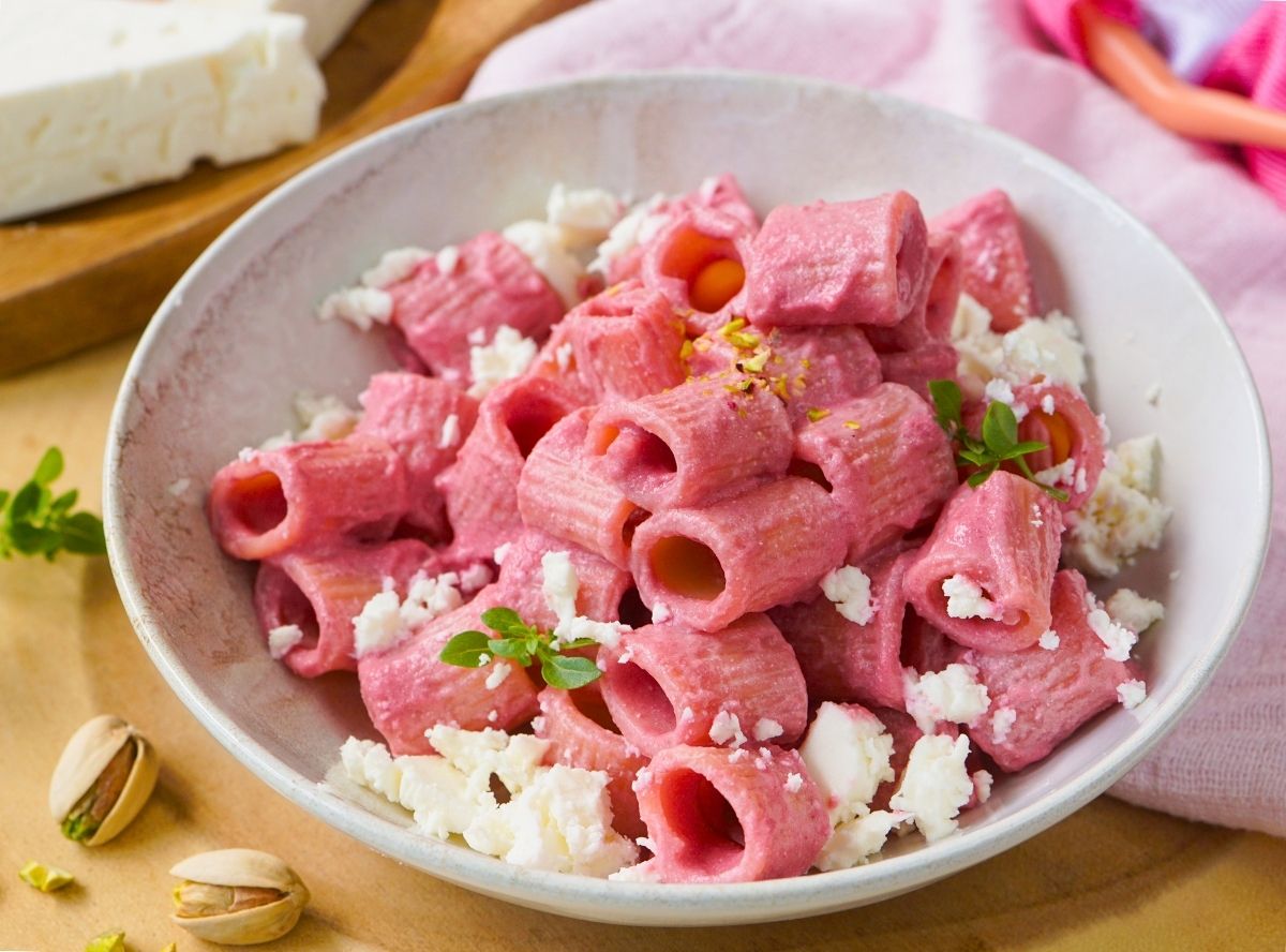 Pink Pasta mit rote Bete