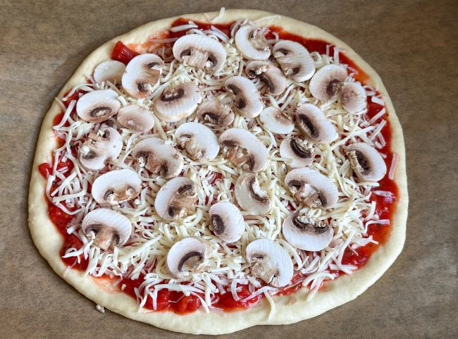 Pizza Funghi Belag