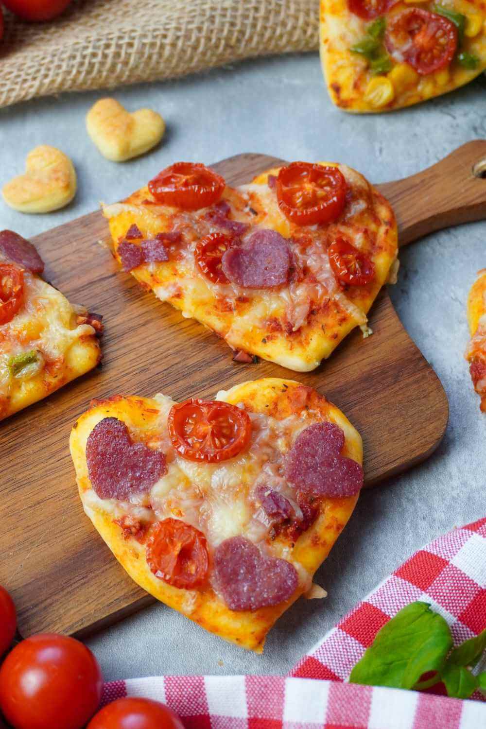 Pizza-Herz backen Pizza-Herz backen