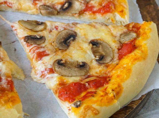 Pizza mit Champignons