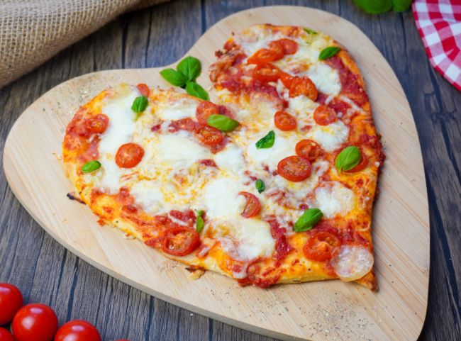 Pizza-Herz backen