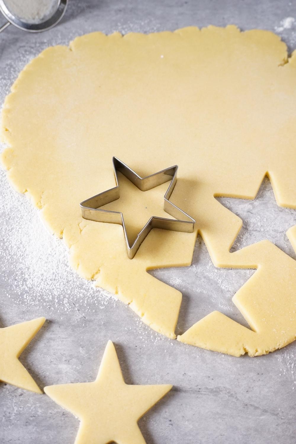 Plätzchenteig, der nicht klebt und immer gelingt: Das einfache „Back dich glücklich“-Rezept! Plätzchenteig, der nicht klebt und immer gelingt: Das einfache „Back dich glücklich“-Rezept!