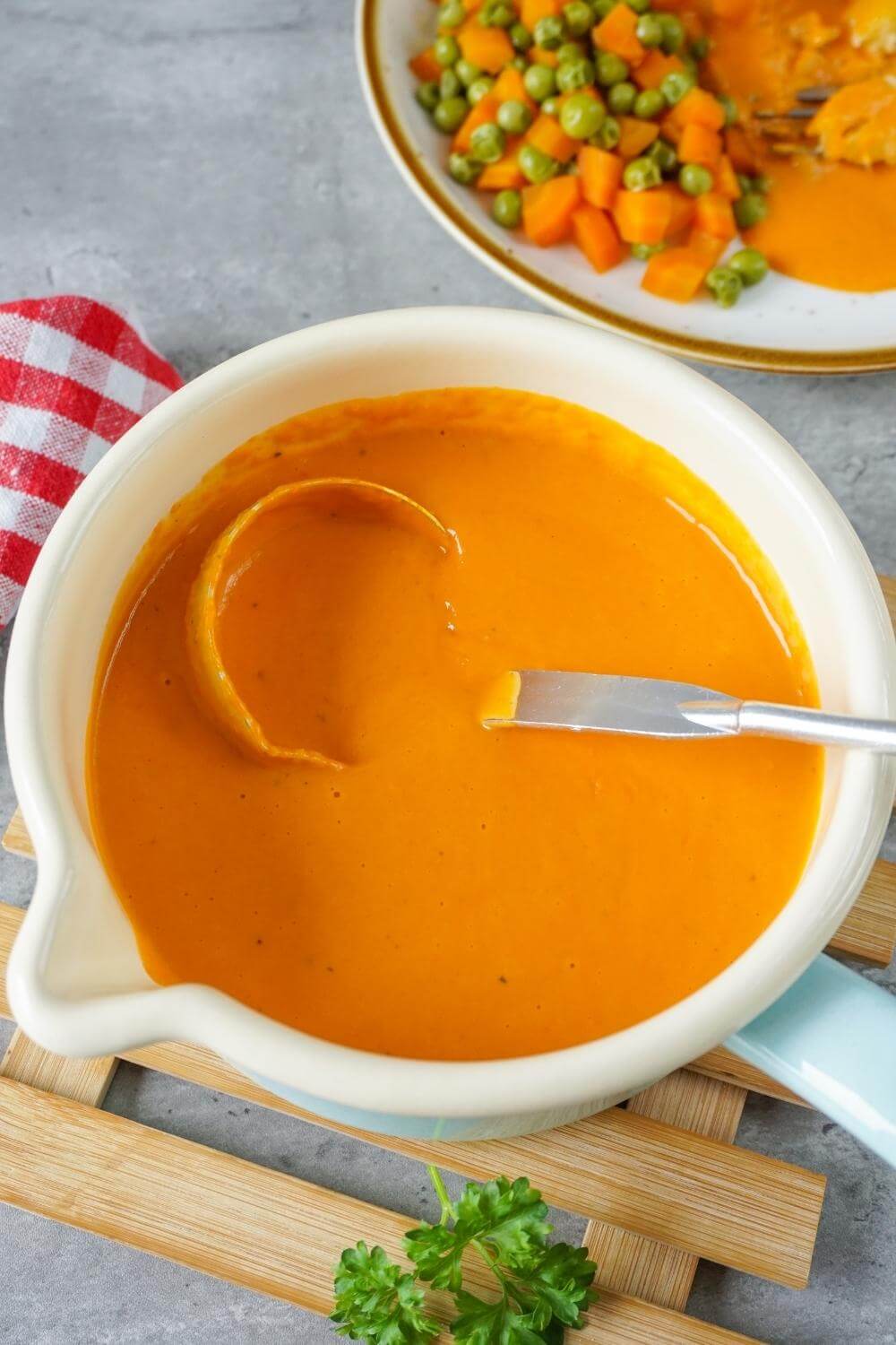 Rahmsoße - das einfache Rezept, das nicht nur Kinder lieben Rahmsoße - das einfache Rezept, das nicht nur Kinder lieben