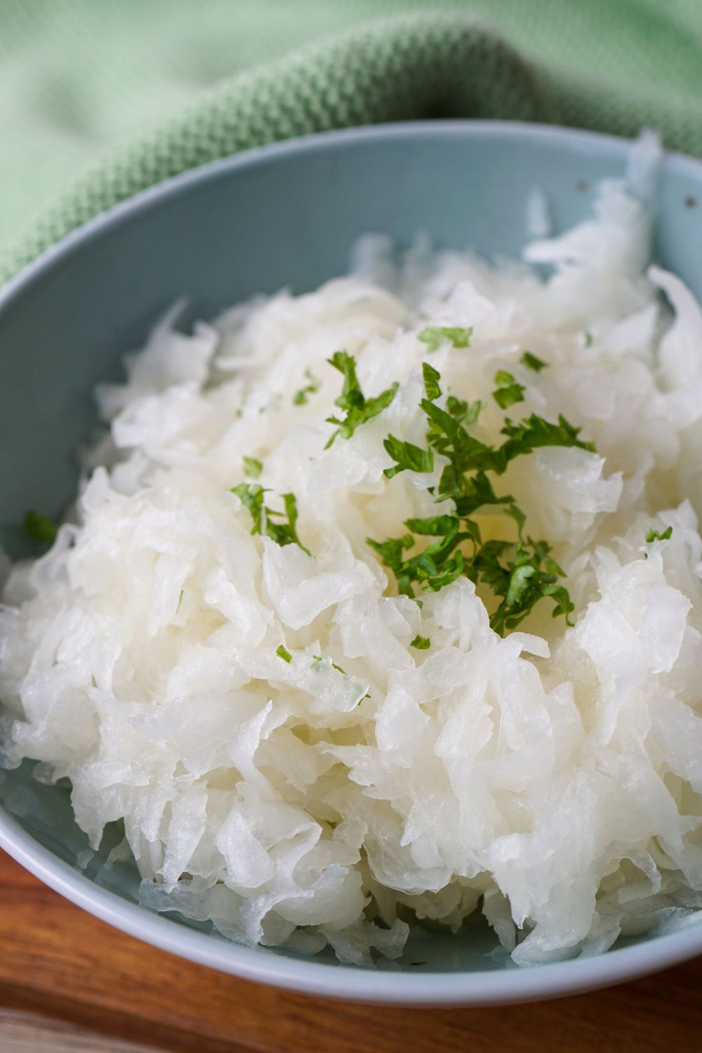 Omas Rettichsalat mit Essig und Öl