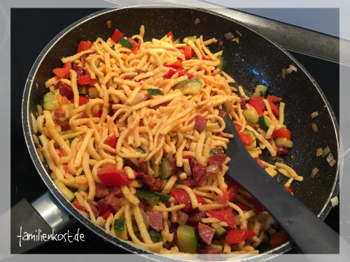 Kochen für Kinder: Spätzle mit Gemüse