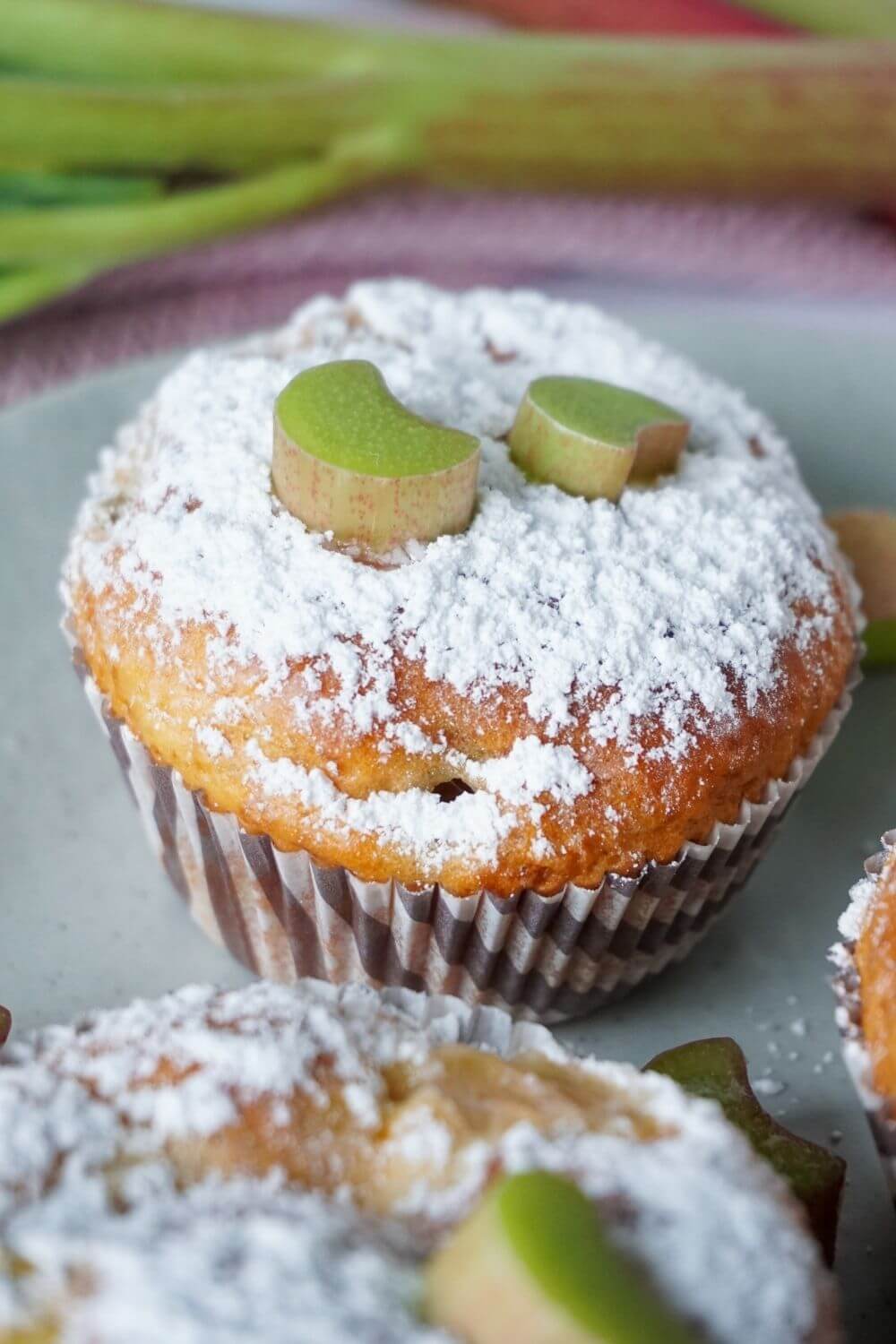 Rhabarbermuffins mit Joghurt - schnell &amp; einfach