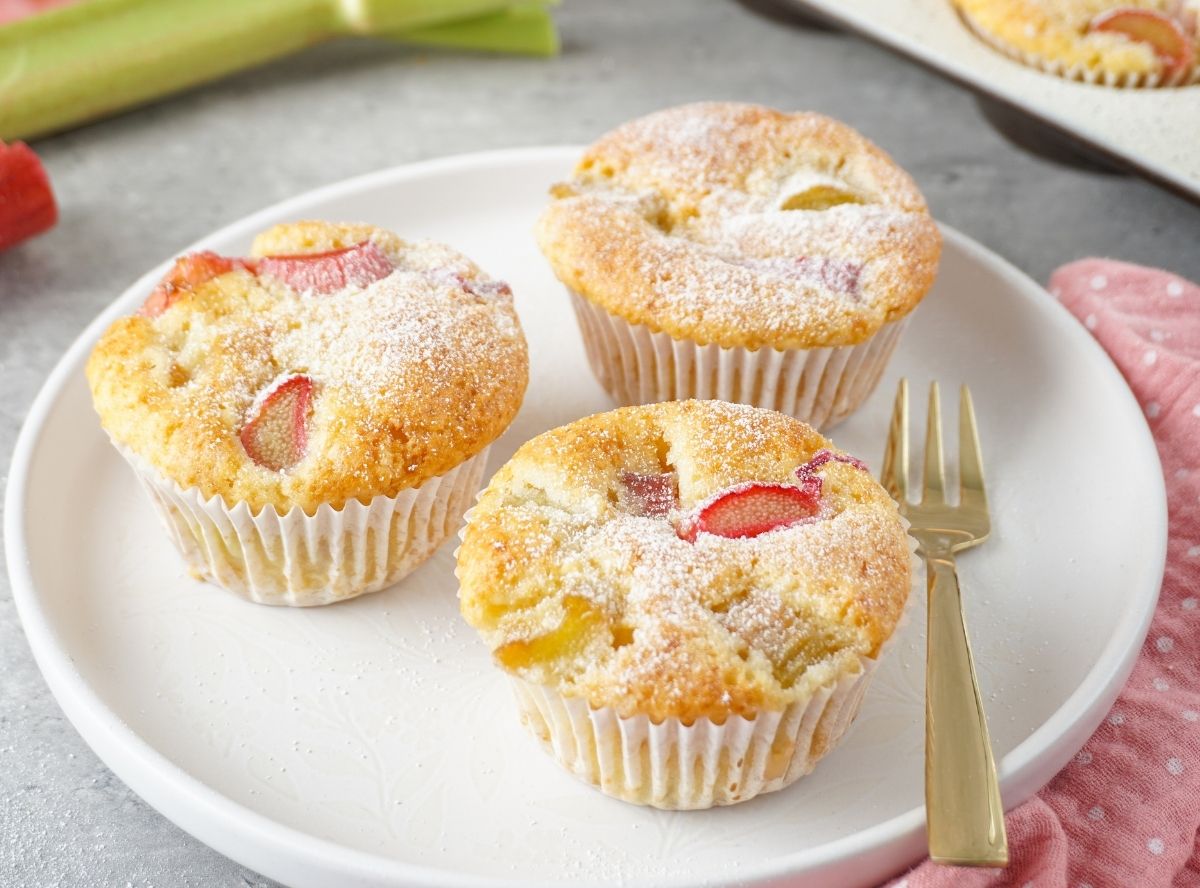 Rhabarber-Muffins - fluffig leicht & rasend schnell