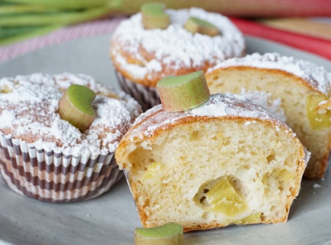 Rhabarber Muffins mit Joghurt