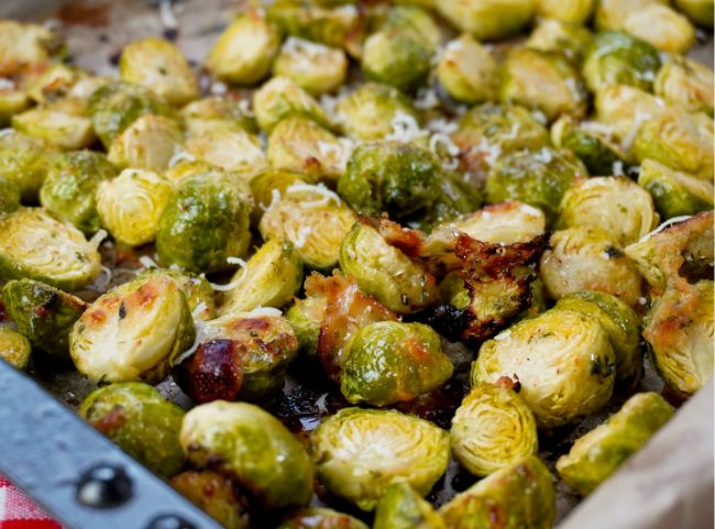 Rosenkohl aus dem Backofen mit Parmesan & Honig