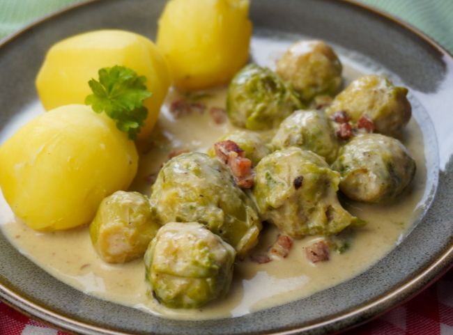 Rosenkohl mit Speck und Kartoffeln Rosenkohl mit Speck und Kartoffeln