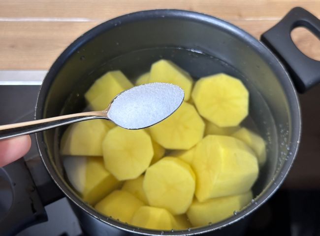 Salzkartoffeln - Kartoffeln mit Salz kochen