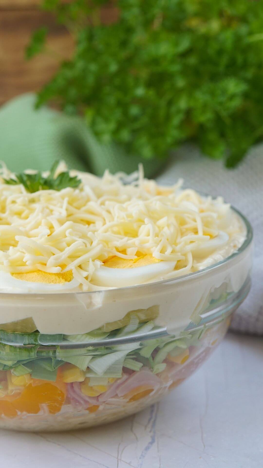 Schichtsalat - Salatrezept für jede Party