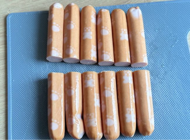 SchlaWiener Würstchen halbieren