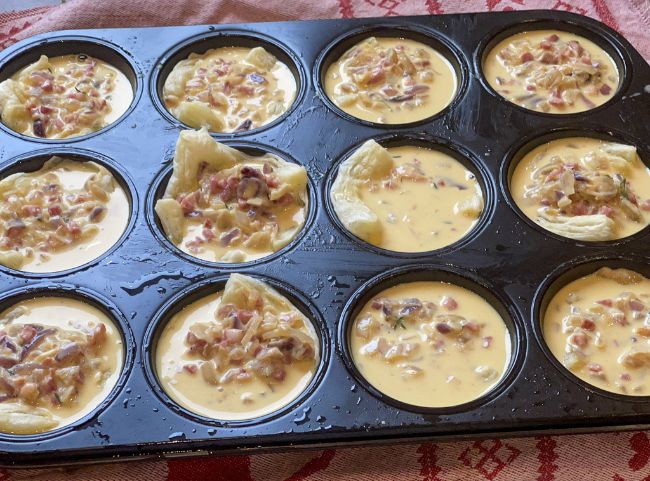 Schnelle Zwiebelkuchen Muffins ohne Hefe