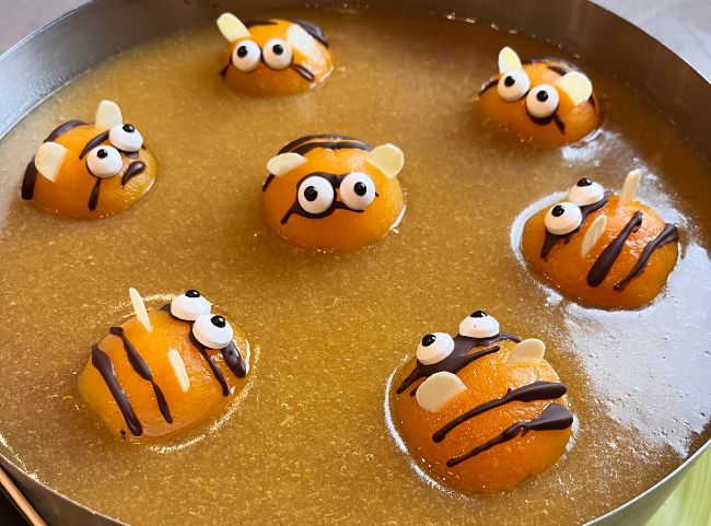 Schoko-Sahne-Torte füllen Schoko-Sahne-Torte füllen