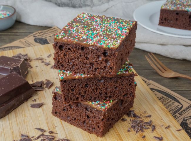 Schokokuchen Mit Schokoriegel Guss - Rezepte Suchen