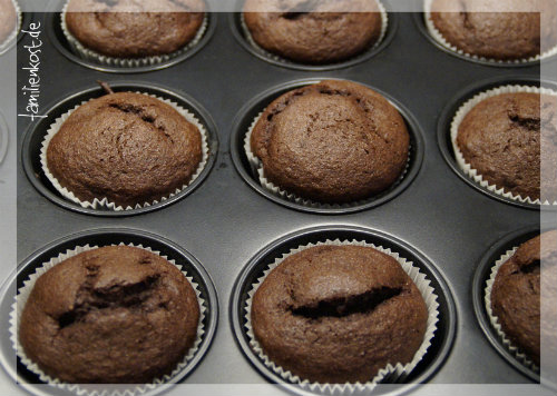 Schokomuffins als Grundlage für süße Eulen Schokomuffins als Grundlage für süße Eulen