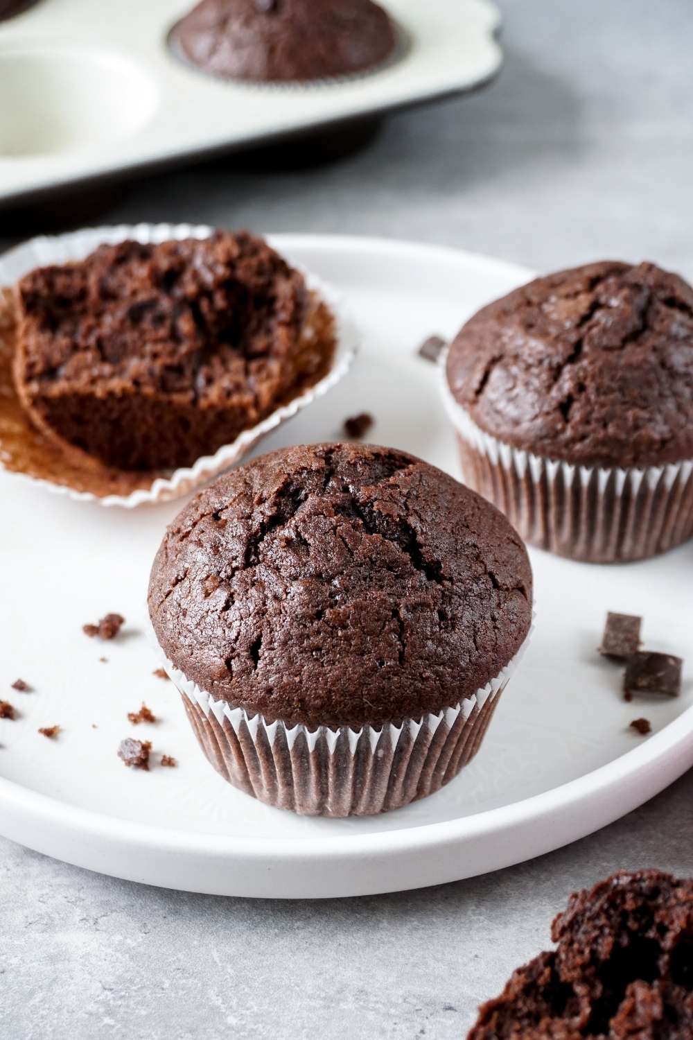 Schokomuffins für Naschkatzen: Das saftige Rezept mit extra Schokolade! Schokomuffins für Naschkatzen: Das saftige Rezept mit extra Schokolade!