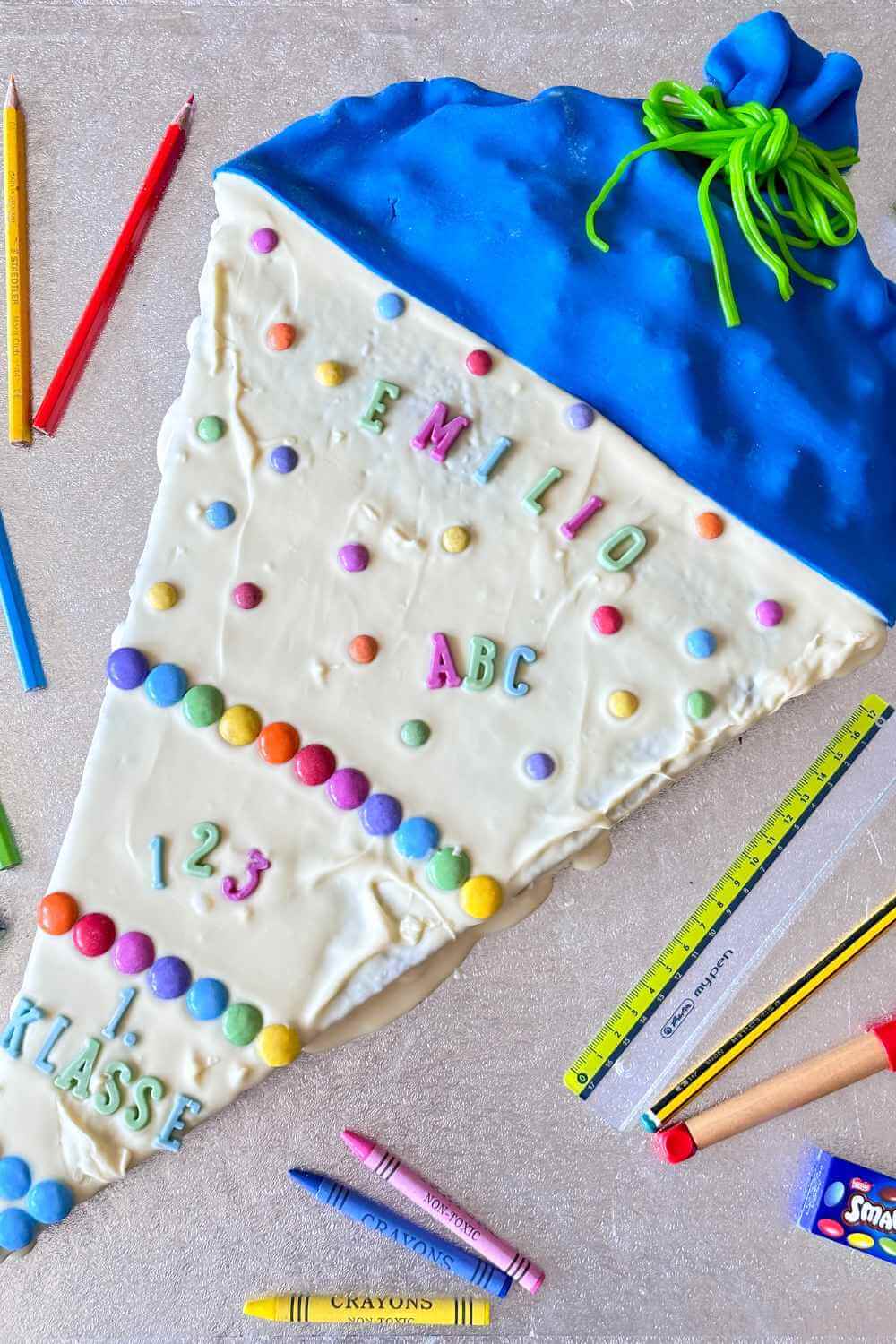 Schultüten Kuchen: ein einfaches Backrezept zum Schulanfang Schultüten Kuchen: ein einfaches Backrezept zum Schulanfang