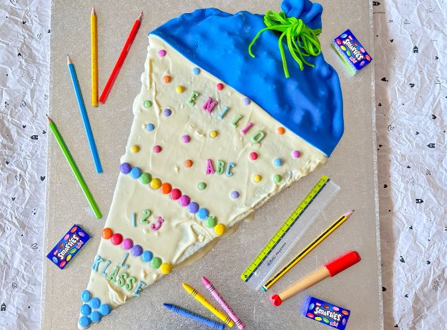 Schultüten Kuchen: ein einfaches Backrezept zum Schulanfang