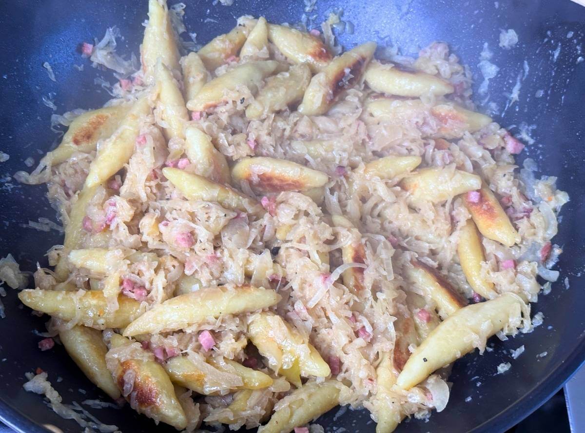 Schupfnudel-Sauerkraut-Pfanne