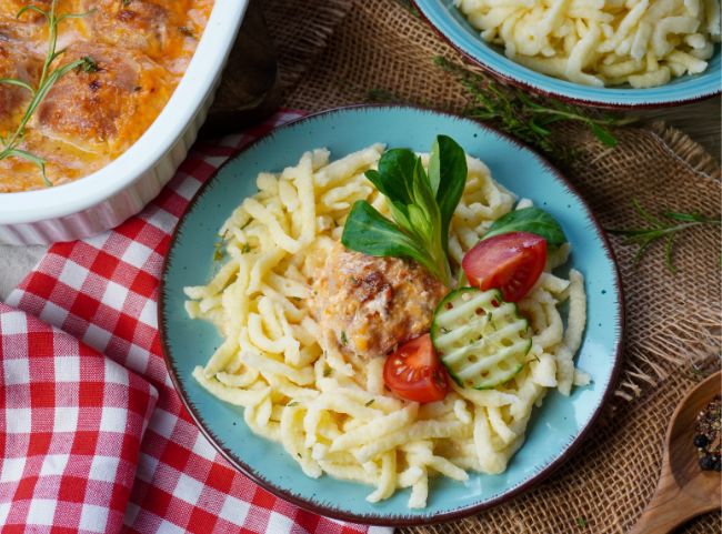 Schweinefilet im Speckmantel Spätzle