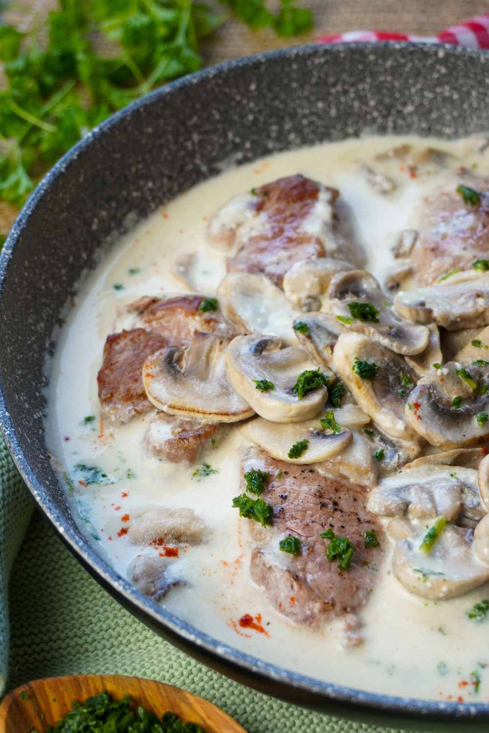 Schweinefilet mit Champignons