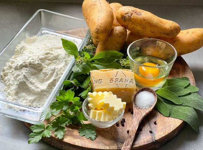 Selbstgemachte Gnocchi in Salbeibutter Zutaten