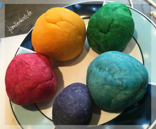 Bunte Knete selbst gemacht Selbstgemachte bunte Knete