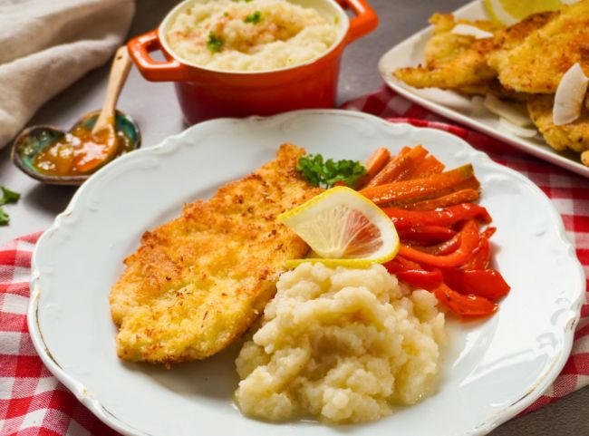 Selleriepüree mit Schnitzel Selleriepüree mit Schnitzel