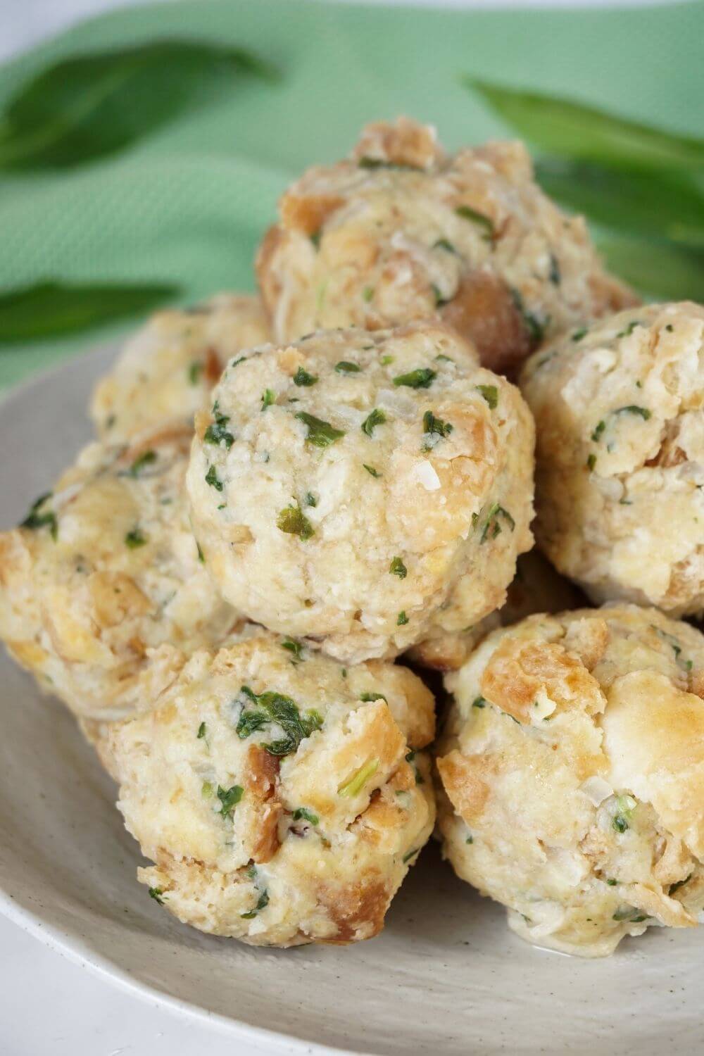 Semmelknödel mit Bärlauch