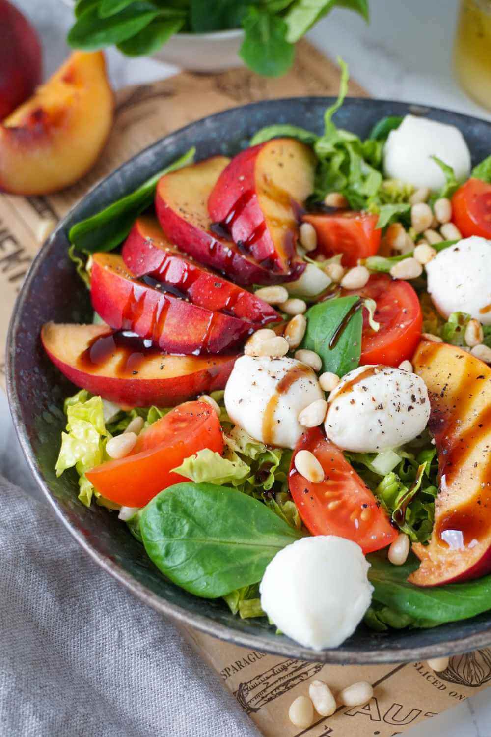 Sommersalat mit Nektarine